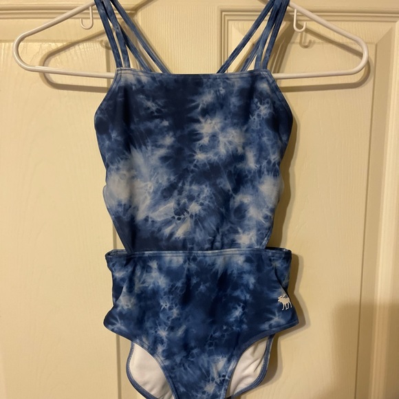 Girls bathing suit - Picture 2 of 2